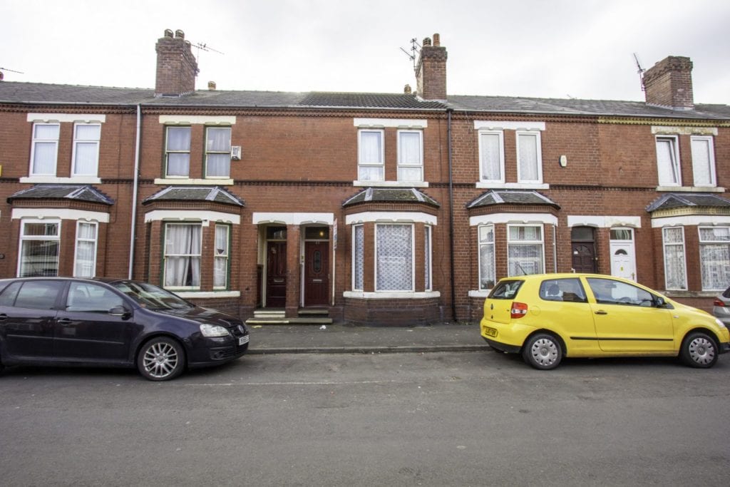 Earlesmere Avenue, Doncaster - Front of Property