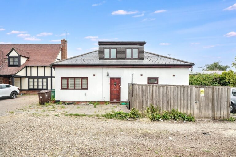St James Road, Sutton SM1 2TR