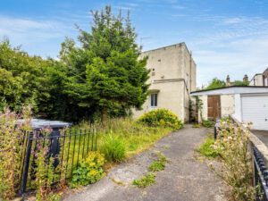 Holybrook Avenue, Bradford, BD10 0QN