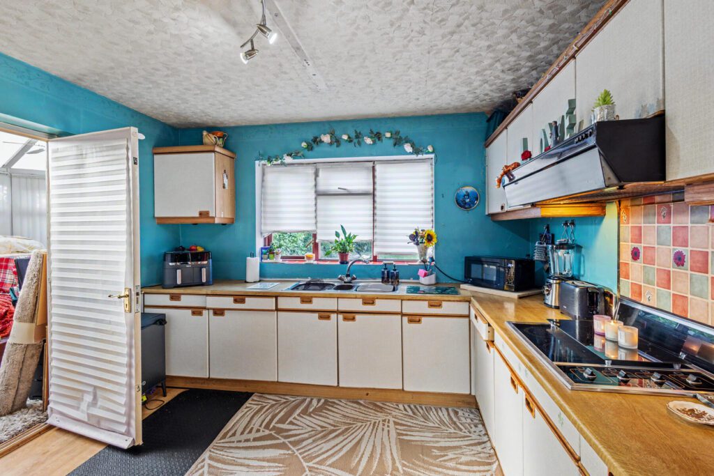 Ring Road - Kitchen